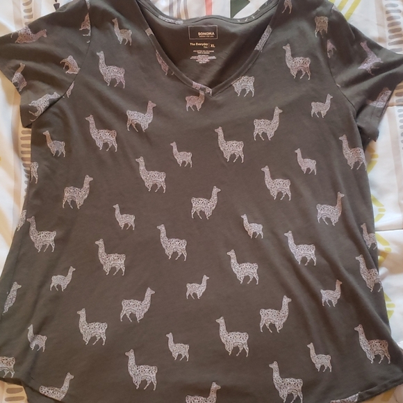 ♡SOLD♡Two T-Shirts - Picture 5 of 6